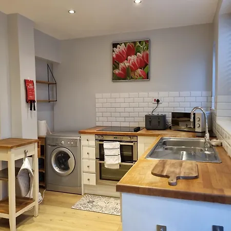 Tulip Cottage Hinderwell, Staithes & Whitby - 3 Bedroom - Sleeps 6 - Pet Friendly - Genius Exterior photo