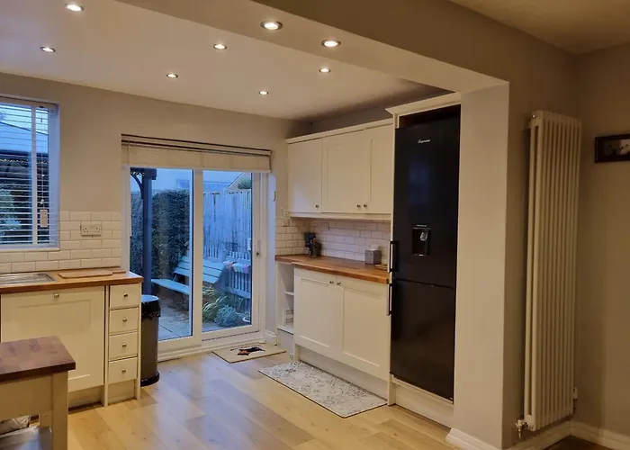 Tulip Cottage Hinderwell, Staithes & Whitby - 3 Bedroom - Sleeps 6 - Pet Friendly - Genius