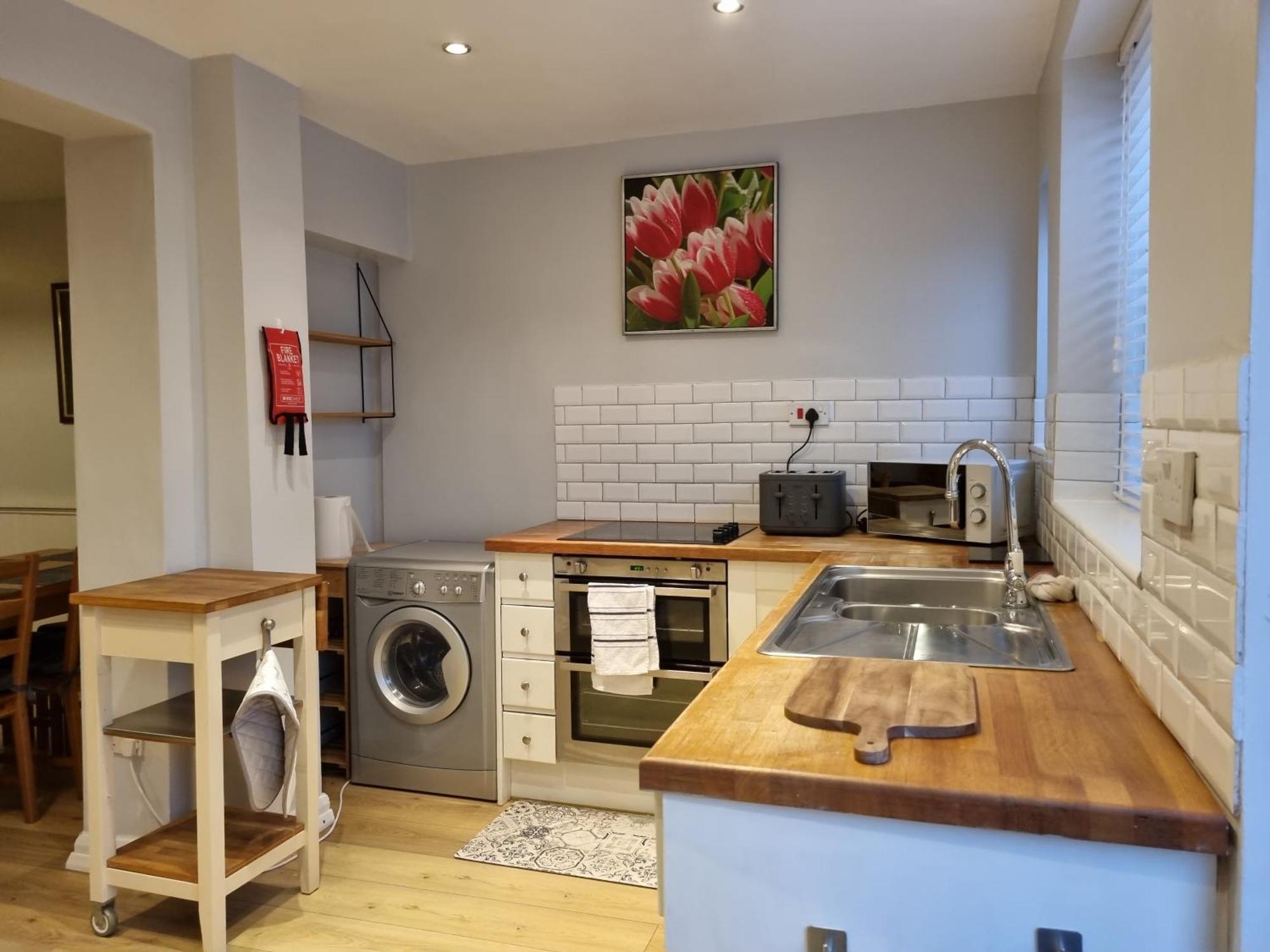 Tulip Cottage Hinderwell, Staithes & Whitby - 3 Bedroom - Sleeps 6 - Pet Friendly - Genius